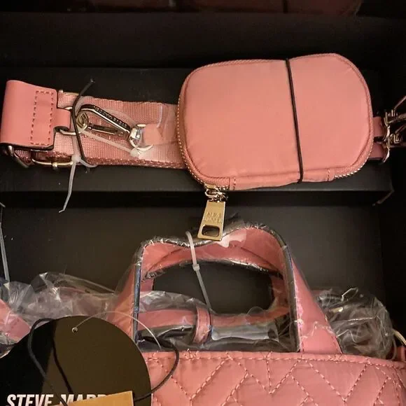 NWT Steve Madden Tote/Crossbody w/ AirPod Case and Hat- 3pc Gift Set - Mauve - Picture 14 of 15